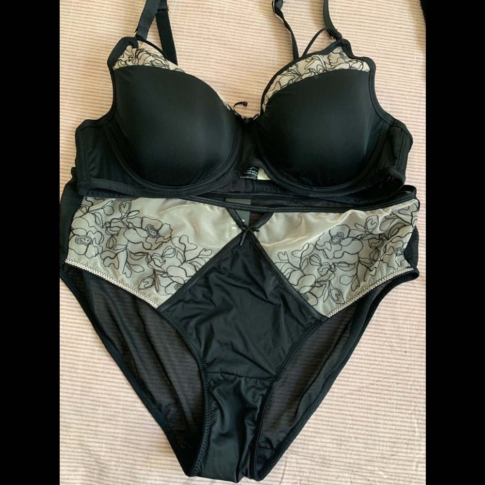 Ashley Graham NEW Lingerie set NWOT